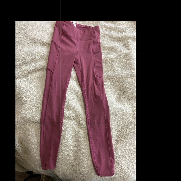 Lulu lemon leggings with pockets. - Picture 3 of 3